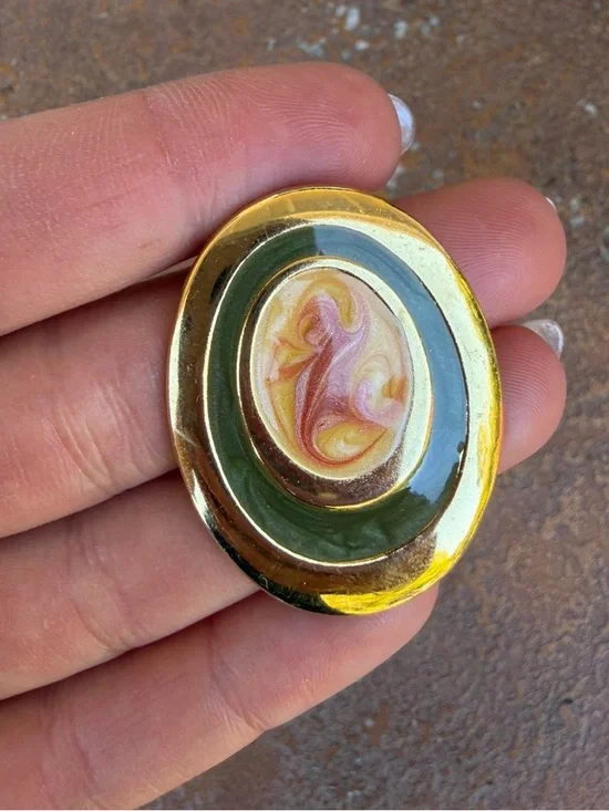 Gold and green vintage retro statement earrings with a unique swirl design - Picture 3 of 4